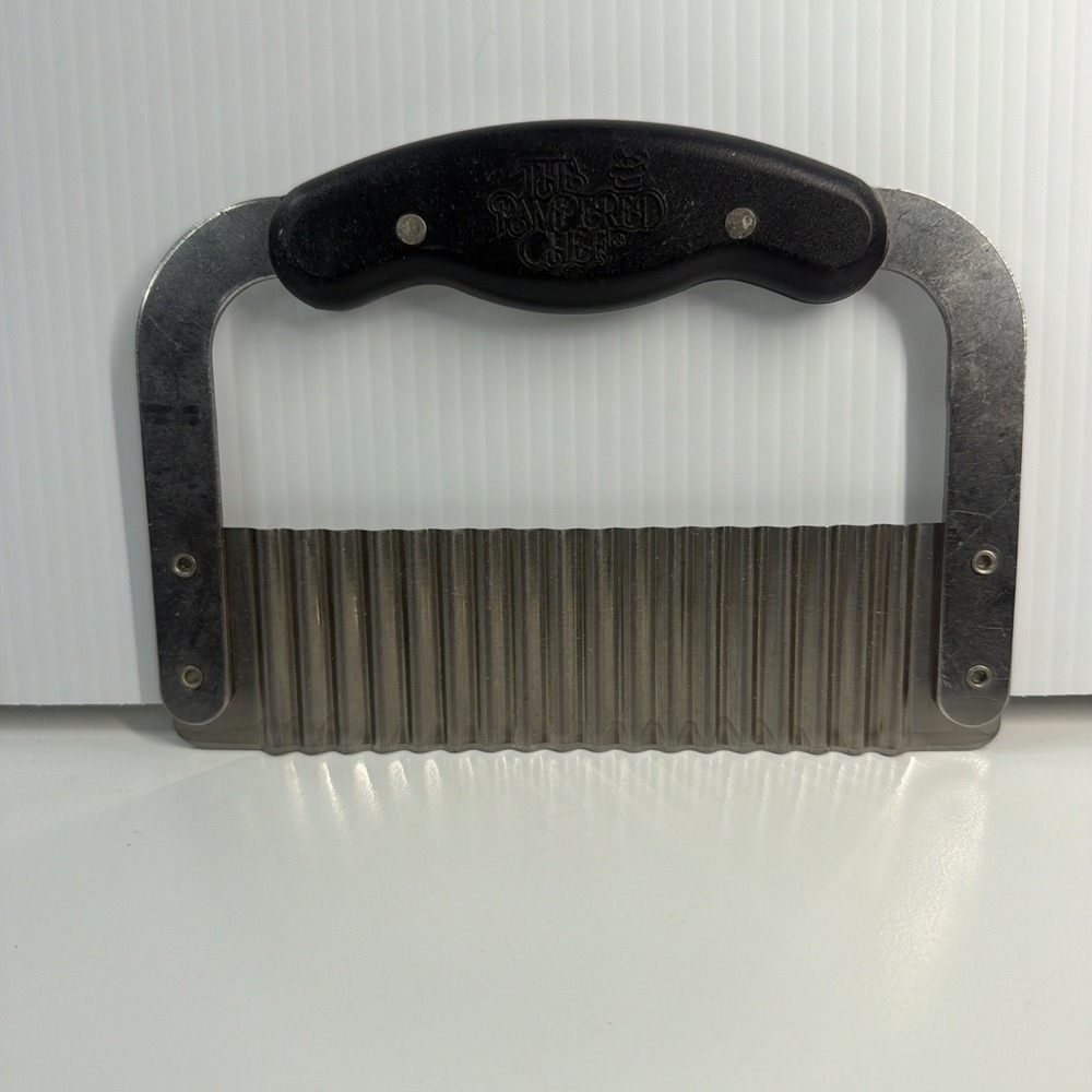 Vintage The Pampered Chef  1089 Crinkle Cutter Chopper Kitchen Wavy